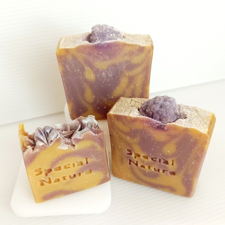 סבון טבעי מוצק - ענבים סגולים